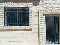 شقة ارضية ميماس قرب مو ل الغيث عبارة عن أربع غرف كببيرة اكساء ممتاز 