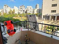 شقه للبيع مشروع الزين ع الشارع مقابل مدرسه عدنان جلعود