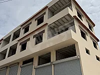 شقة سكنية علعضم في بناء حديث 
