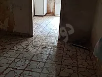 للبيع بيت في صلاح الدين غرفتين وصالون ٧٥م² بسعر ٢٠٠ مليون وبازار 