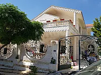 للبيع فيلا تري بليكس جاهزة في صلنفة قرب مطعم ابو غابي 