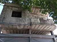 شقة 80م² للبيع في الناصرة، طابق أول، غرفتين وصالون