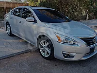 لعشاق اليباني نيسان ألتما 2012