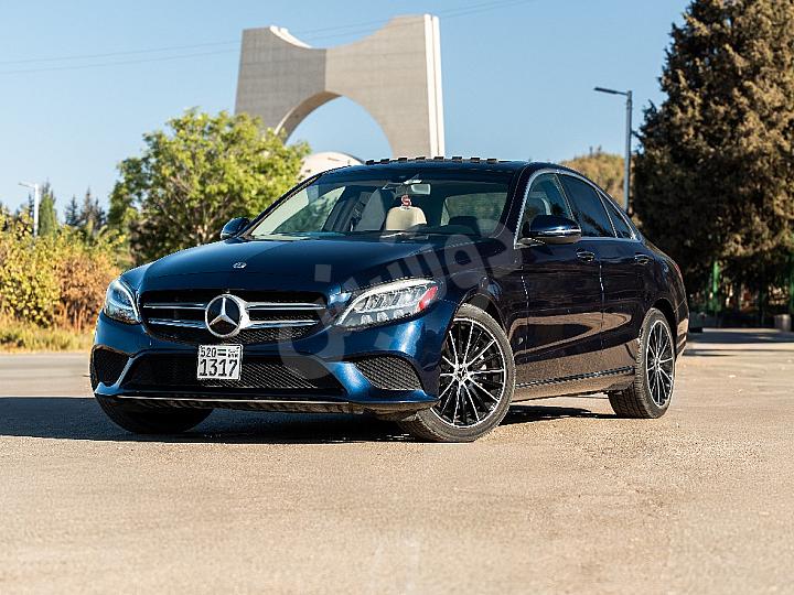 للايجار مرسيدس c300 