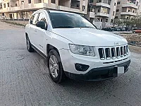 جيب كومباس 2012 للبيع في القدم بسعر 10,000$