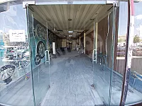 محل للبيع في البرامكة مقابل مشروع الأبراج بسعر مميز