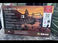 شاشة تلفزيون 32 إنش ذكية Ultra HD جديدة للبيع في المالكية