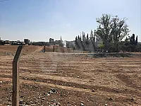 للبيع أرض مساحة 2800م على طريق المطار مباشرة