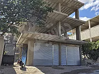 للبيع بناء كامل ١١٥٠ على طريق لعام  متر في وادي بردى 