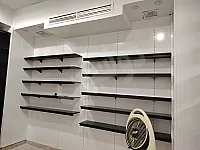 للاجار محل بالمول الملكي طابق ناقص واحد نضيف ومرتب