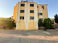 إيجار مبنى 4 طوابق على استراد معربا لمشاريع تجارية