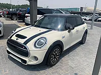 للبيع ميني كوبر S بحالة ممتازة عداد قليل موديل 2021
