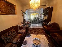 محليين تجاريين + شقة 140م² للبيع في حرستا ضاحية الشام، ريف دمشق 