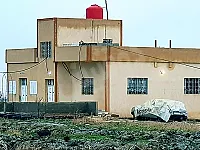 بيت للبيع في شهبا -بريكة بمساحة 130 م²وارض٢٥٠٠م