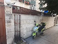 شقة سكنية ارضية اكساء عادي بناء حجر مساكن المصفاي من المالك 