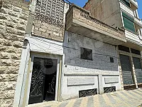 فرصة استثمارية .. بيت عربي + قبو على الشارع الرئيسي