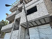 بناء مؤلف من 4طوابق الأرمن الشمالي مقابل حديقه وشارع رئيسي 