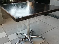 كراسي عدد ٣٠ وطاولات عدد ٣٨