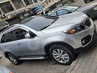 للبيع كيا سورنتو ٢٠١٠ 