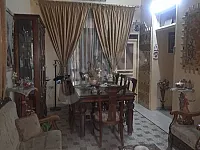 للبيع منزل عربي باب توما 1100م يصلح اوتيل 