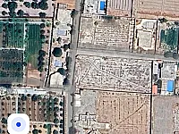 قطعة أرض مصونه عليها بناء حديث عضم حوالي 130 متر