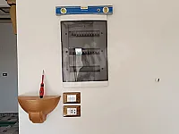 ليا الفخر أن رزقني الله عقلا يتقن العمل في مجال الكهرباء