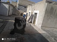 منزل عربي غرفتين و مطبخ و ارض حوش و منتفعات