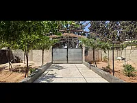 للبيع مزرعه شرقي ديربعلبة قرية الصالحية خلف كازية طه للمحروقات 