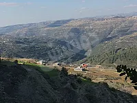 ارض في منطقة القدموس 