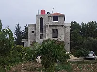 فيلا قيد التجهيز للبيع في جبلة بمساحة 1000 م²