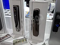 قفل باب ذكي يكفي ان تقف لياخذ صورة وجهك ويفتح الباب