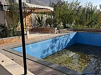 للبيع مزرعة عل مفتاح غرفتين نوم وصالون 