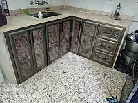 تفصيل وتركيب وتصليح كافة مقاطع الألمنيوم والمطابخ الخشبية 