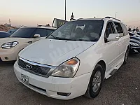 كيا كارنفال 2012 للبيع في حلب - سيارة عائلية مريحة