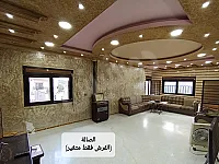 ٣ غرف متوسطة، صالون كبير، حمامين، مطبخ كبير و٣ بلكونات