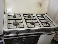 للبيع فرن غاز غاز نضيف شغال