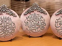 لوحات مخمل مطرزة في دمشق السعر 50$