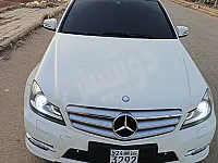 بانوراما اللون ابيض بح ٣ قطع سياره بحاله ممتازه 