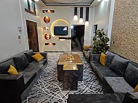 ارضية زاوية ع شارعين 5غرف وصالون جانب تقاطع ميامي