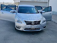 للبيع نيسان ألتيما ٢٠١٣ خالية البخ عدا قطعتين من الخارج 