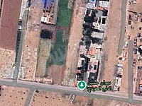 مسبح +بيت ناطور +البناء مساحه120 متر ملبس حجر 