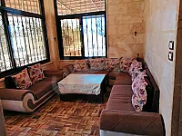 مزرعة دونمين بتنظيم رائع جدا ومفرزة 2400 سهم 