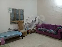 بيت طابقيين مقسوم بيتين منفصلين ساعتين كهربا ٧ غرف وفسحتين سماويات 