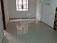 عندي بيت ارضى الاجار بحرستا بعد جامع الغبور 