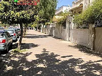 فيلا للايجار/غير مفروش/كسوة ممتازة/مؤلفة من 3 طوابق/دمشق*المزة شارع الجلاء