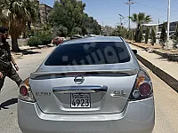 سياره بحاله وكاله نظيفه جدا مغير دوزان جديد دواليب جديده 